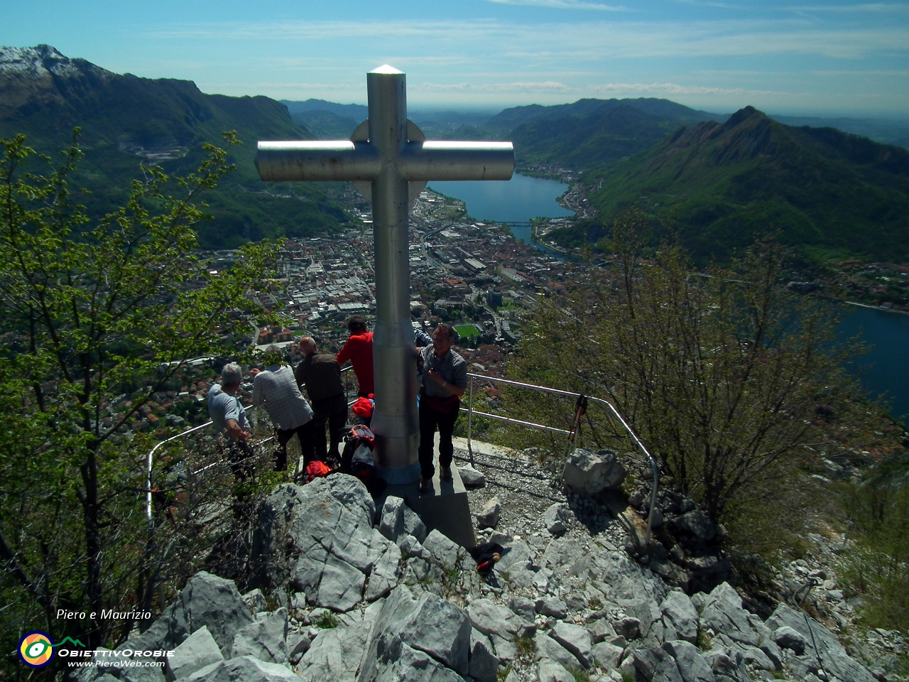 59 croce di metallo, non di legno come il Crocione del San Martino.JPG